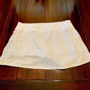 Lululemon White Skirt Excellent condition only worn a few time.
